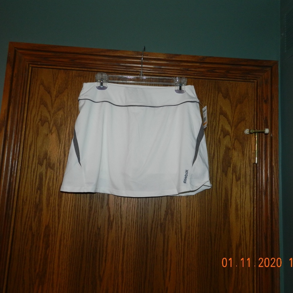NWT Women's Reebok White/Grey Athletic Skort